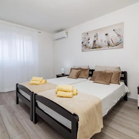 别墅 Tres Corda In - Haus Fuer 4-6 Personen 德拉马利