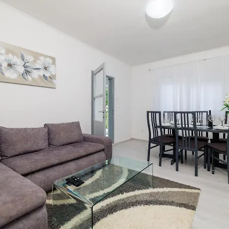 Tres Corda In - Haus Fuer 4-6 Personen 德拉马利